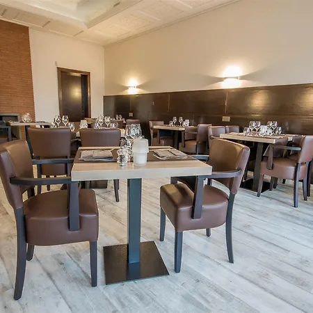 De Ville Du Sentier 3* Le Sentier