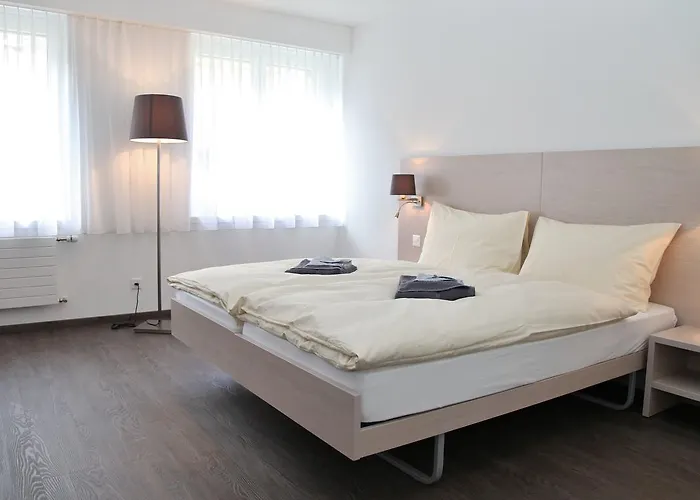 De Ville Du Sentier 3*