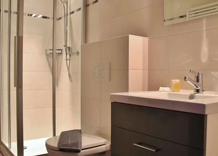 Hotel De Ville Du Sentier