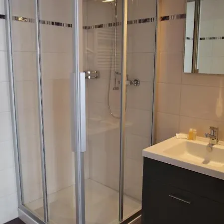 De Ville Du Sentier 3*